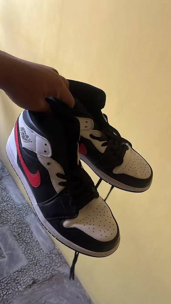 sepatu Nike AirJordan 1 mid