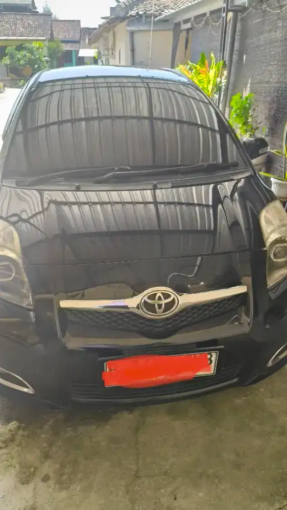 Yaris bakpao 2011 Manual Hitam