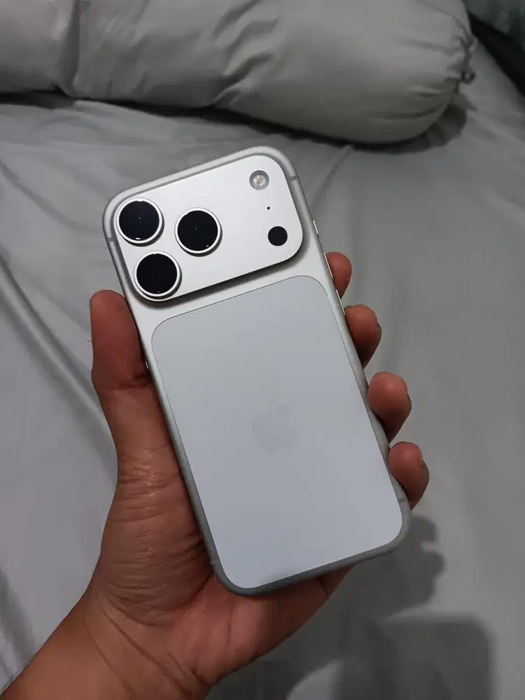 iPhone 17 Pro 256GB Silver | Garansi Resmi Apple | Fullset