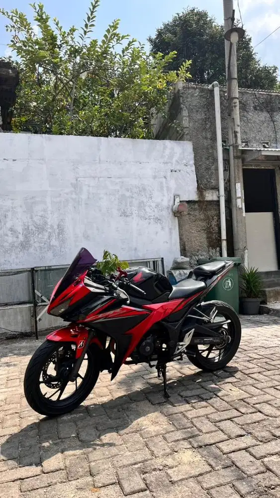 Honda CBR 150R (2017)
