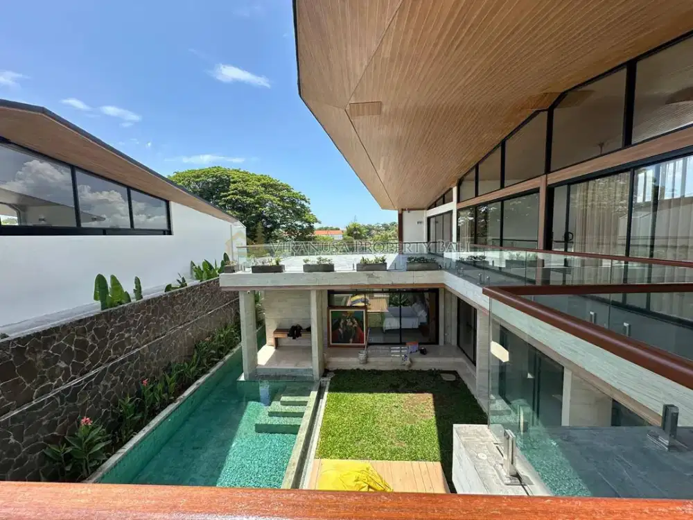 Villa 4 Kamar Tidur - Walking Distance ke Pantai, Sanur