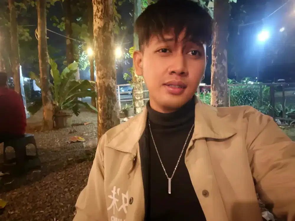 mencari pekerjaan tetap / freelance