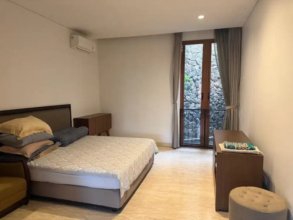 Dijual Rumah 3 Lantai Siap Huni di Petra Kuningan Jakarta Selatan