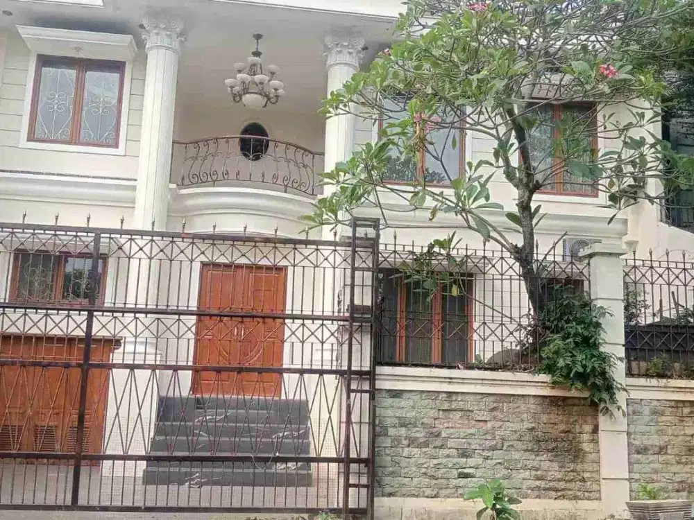Dijual Cepat Rumah Mewah di Raffles Hills