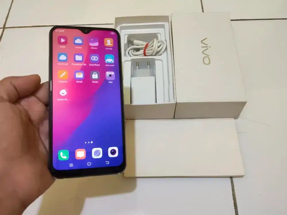 VIVO Y17 RAM 8GB / 256GB 4G LTE Duos 6.35in Fingerprint Komplit