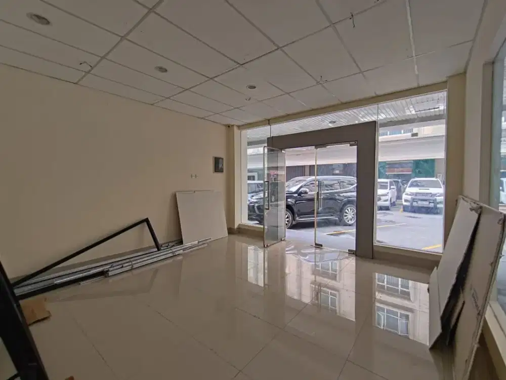 Sewa Ruko Business Park Kebon Jeruk 5 lantai, Ada lift, Hook! Lokasi Strategis!