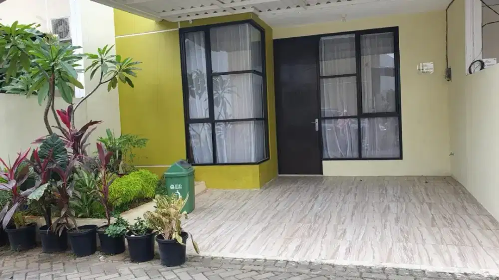 Di sewakan rumah semi-furnished asri dan Nyaman