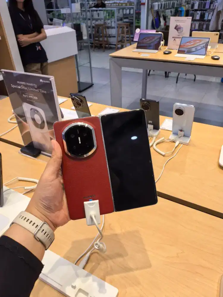 Huawei Mate X7 Red