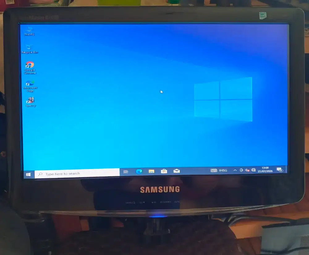 Monitor LCD WIDE 15.6 inci Normal Berfungsi