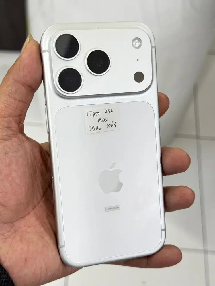 Iphone 17 pro 256Gb silver second resmi bh 100% siklus 73 garansi on
