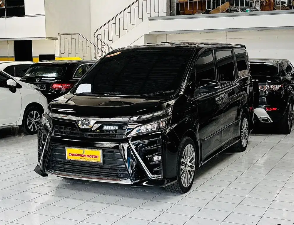 Toyota Voxy 2.0 AT 2019
