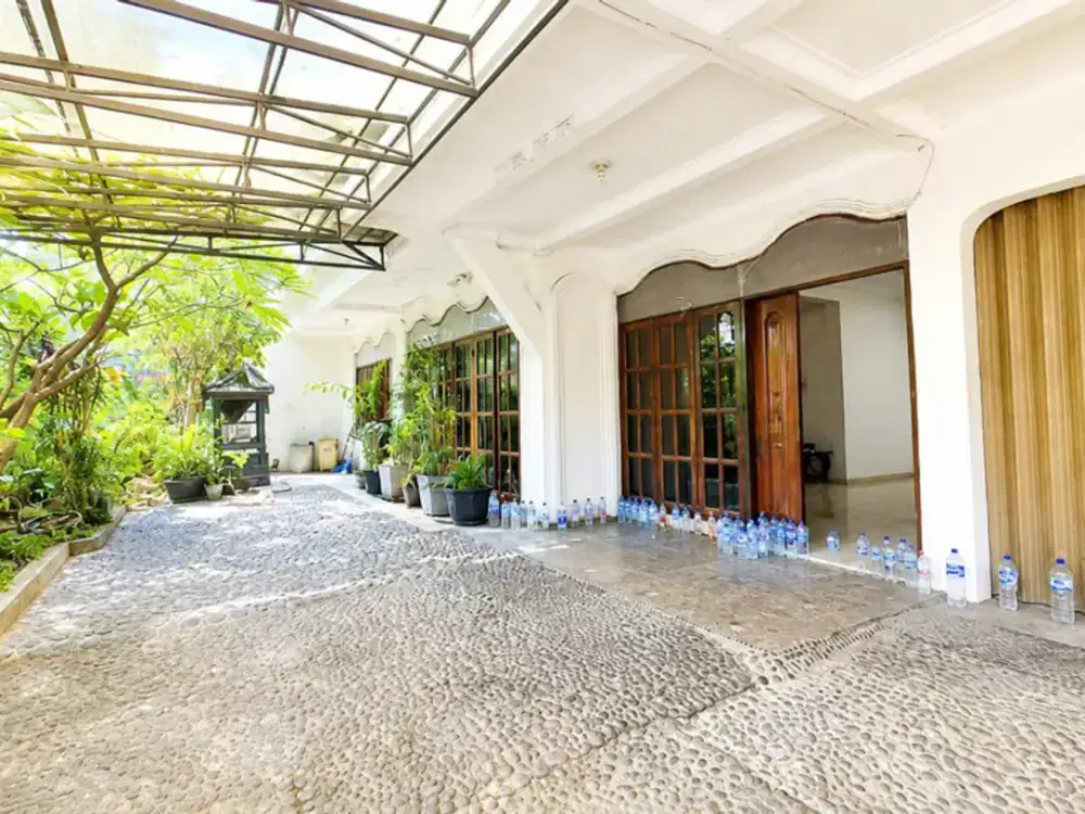 Dijual Rumah Besar di Kebon Baru Tebet - LT 383 m2 - Harga Rp 8 Miliar Nego, Cocok Hunian & Kantor