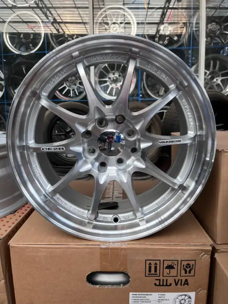 Rays ce28 ring 16 lebar 7 pcd 4x100/114,3 et 40