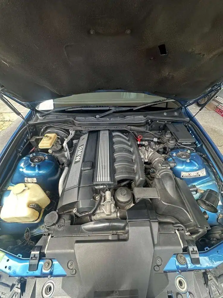 BMW 323i 1997 Bensin
