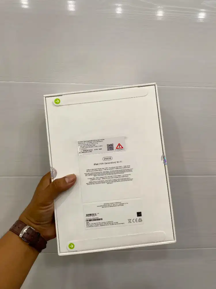 iPad gen 10 256GB iBox