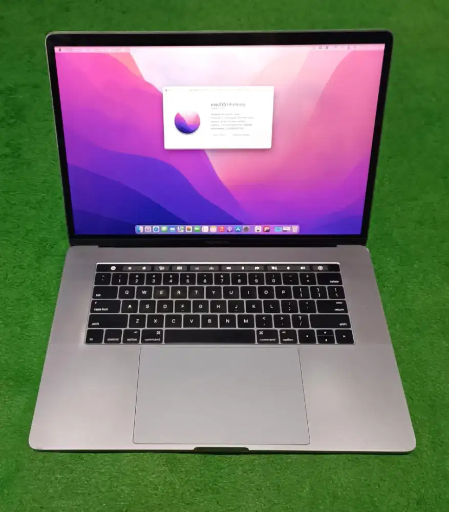 Apple MacBook Pro 2016 15inch i7 16/512 Grey Touchbar Dual VGA Murah