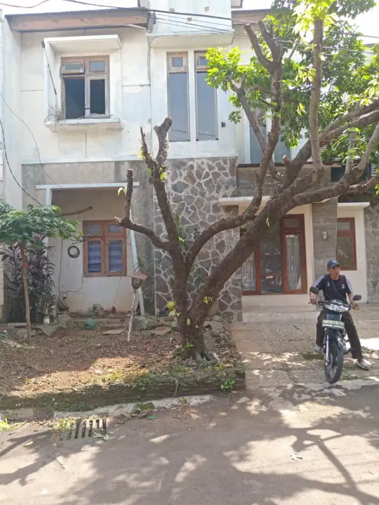 JUAL RUMAH SECONDARY LENTENG AGUNG JAKSEL