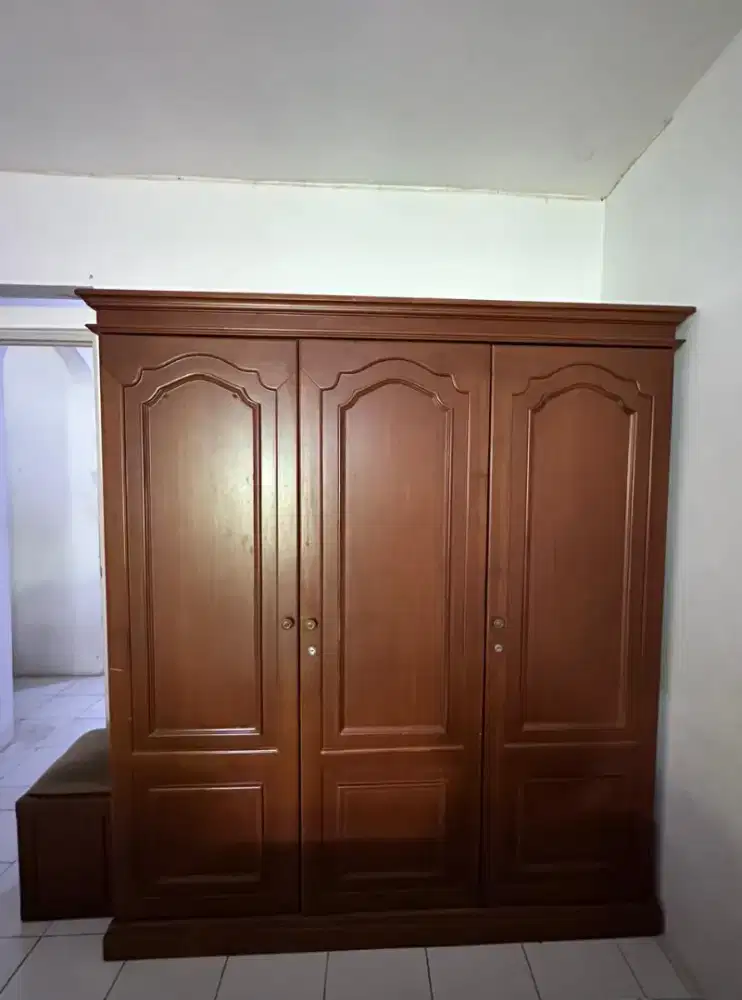 Lemari Pakaian Bahan Kayu Berkualitas