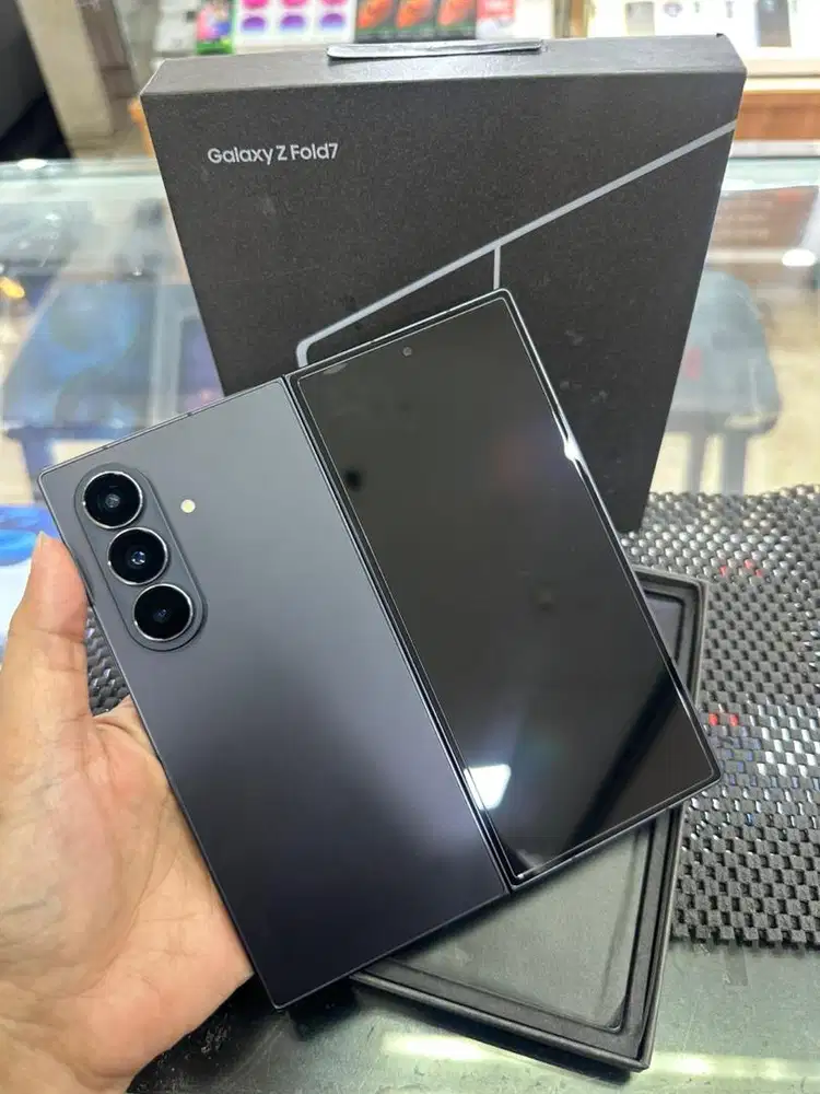 Second Samsung Galaxy Z Fold 7 12/512GB Black Ex Garansi Resmi Sein