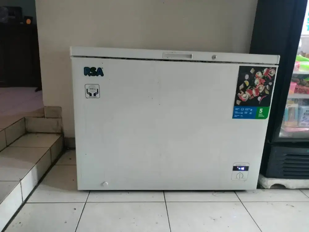 Dijual frezzeer merek SRA mash garansi dan komplit