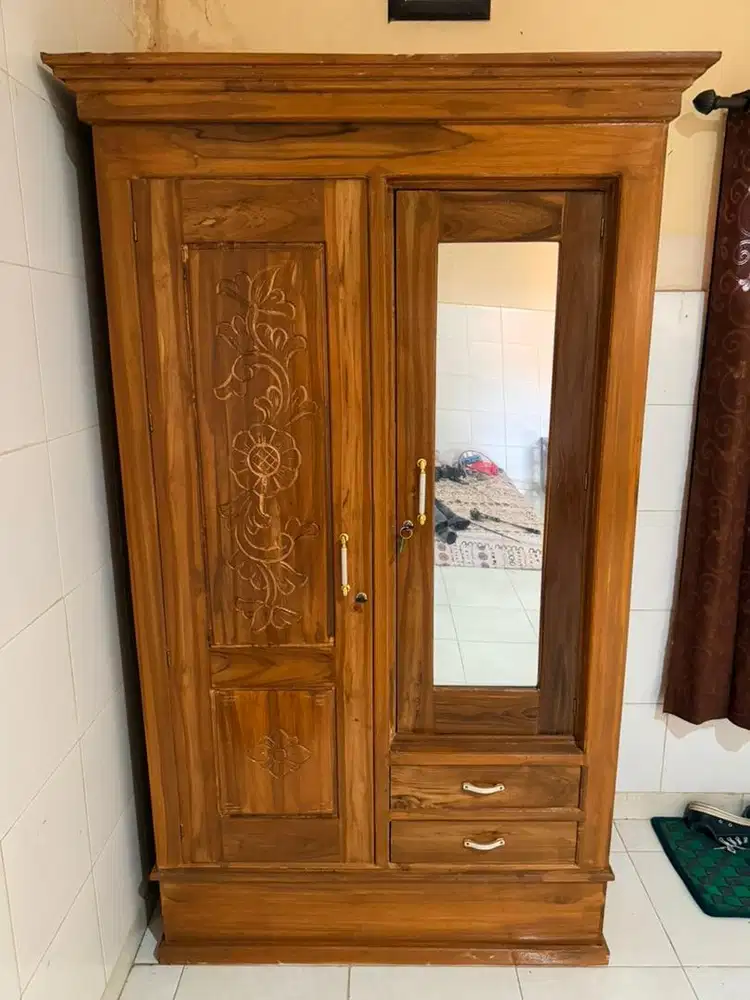 Lemari Campuran Kayu Jati
