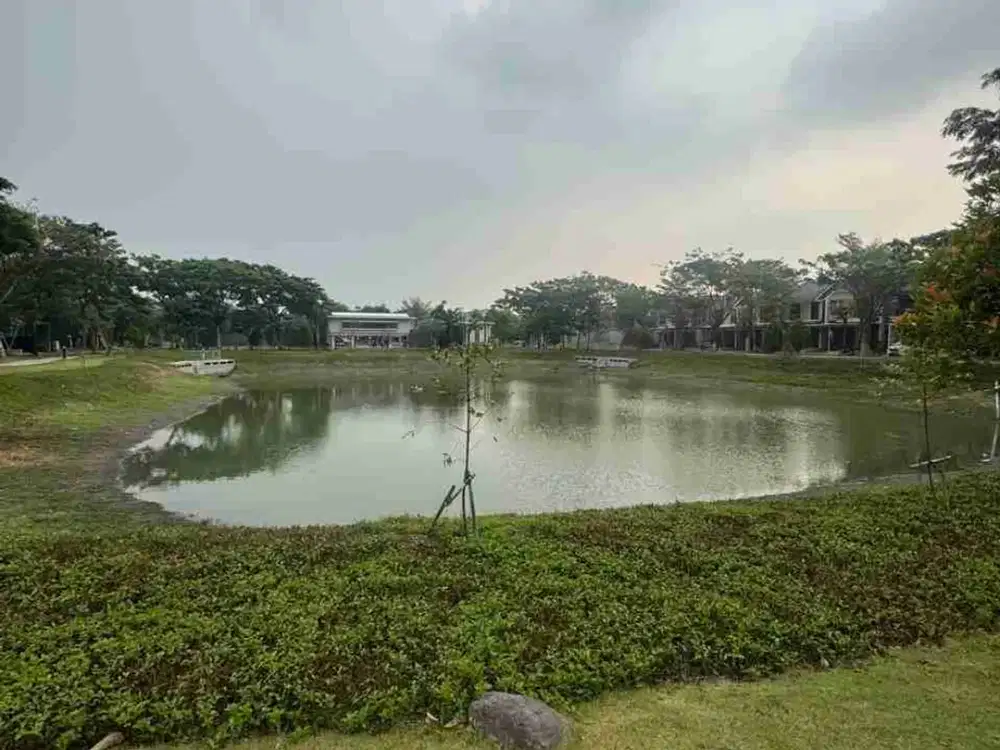 Rumah 2 Lantai Furnish Depan Danau Northwest Citraland Utara