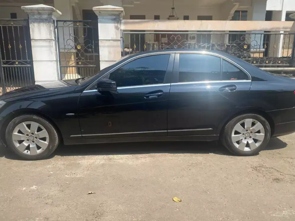 Mercedes Benz C200 Classic Low KM