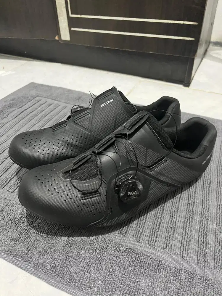 SHIMANO RC3 size 42E sepatu kalcer