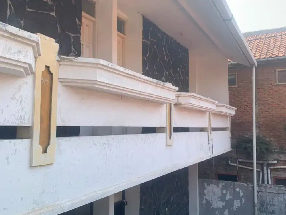 TERMURAH DIJUAL CEPAT KOST AKTIF 2 LANTAI  DEPAN UNPAD JATINANGOR SUMEDANG LOKASI STRATEGIS