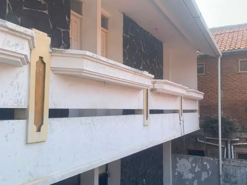 TERMURAH DIJUAL CEPAT KOST AKTIF 2 LANTAI  DEPAN UNPAD JATINANGOR SUMEDANG LOKASI STRATEGIS