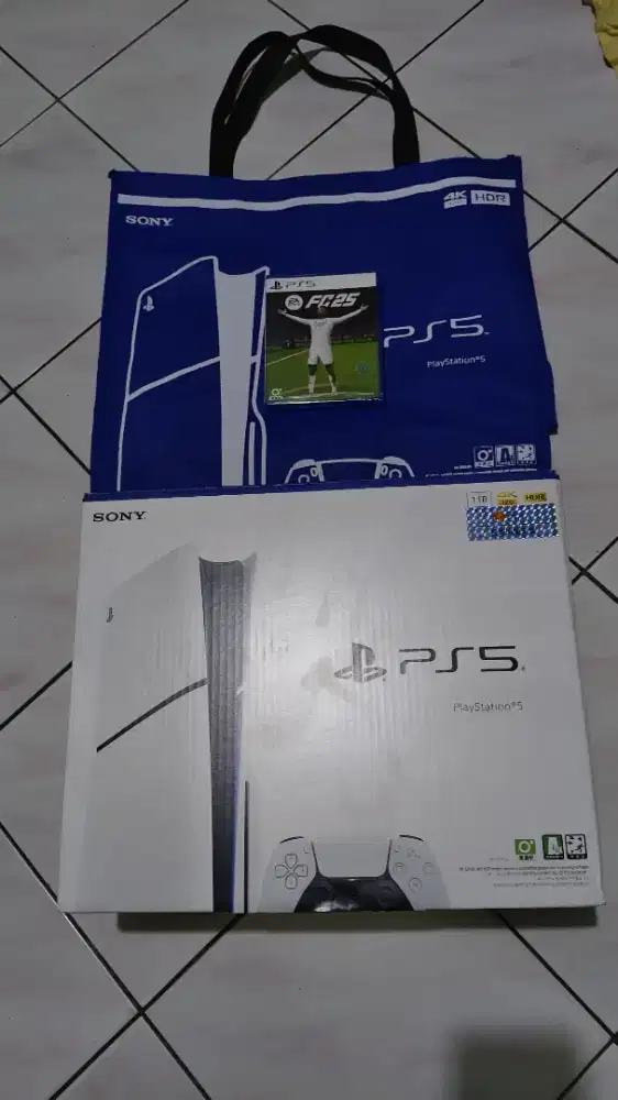 PS5 slim disc regular japan new