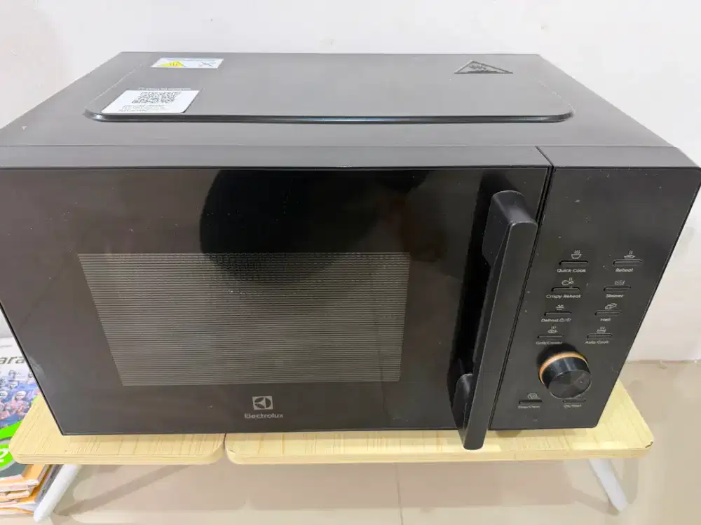Electrolux EMG20D22B - Microwave