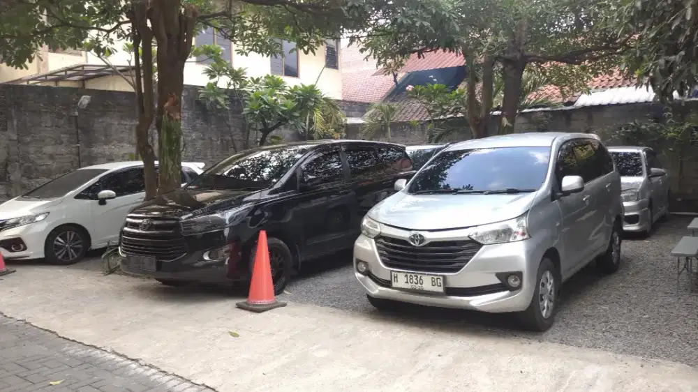 Sewa mobil + driver