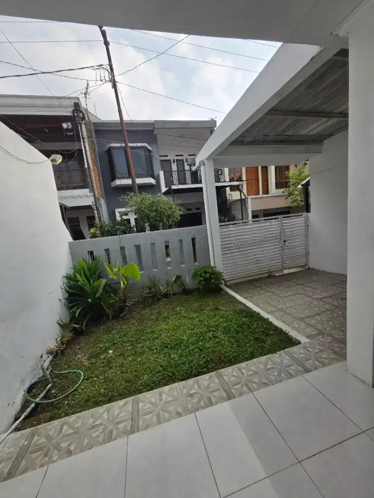 Dijual rumah Sarijadi sudah siap bangun lantai 2 MURAH!!