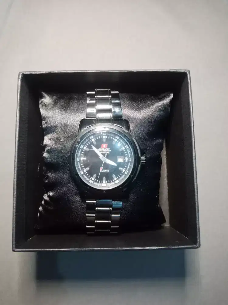 Jam Tangan Pria Swiss Army HCC-1148G