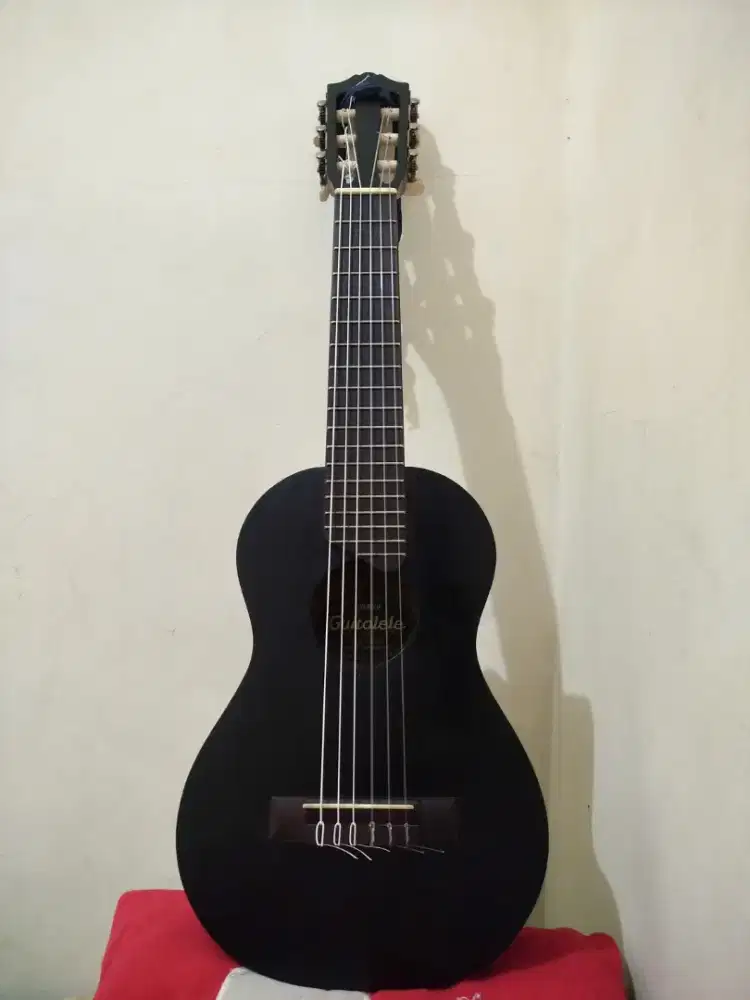 GITARLELE / GUITALELE YAMAHA GL1 ORIGINAL