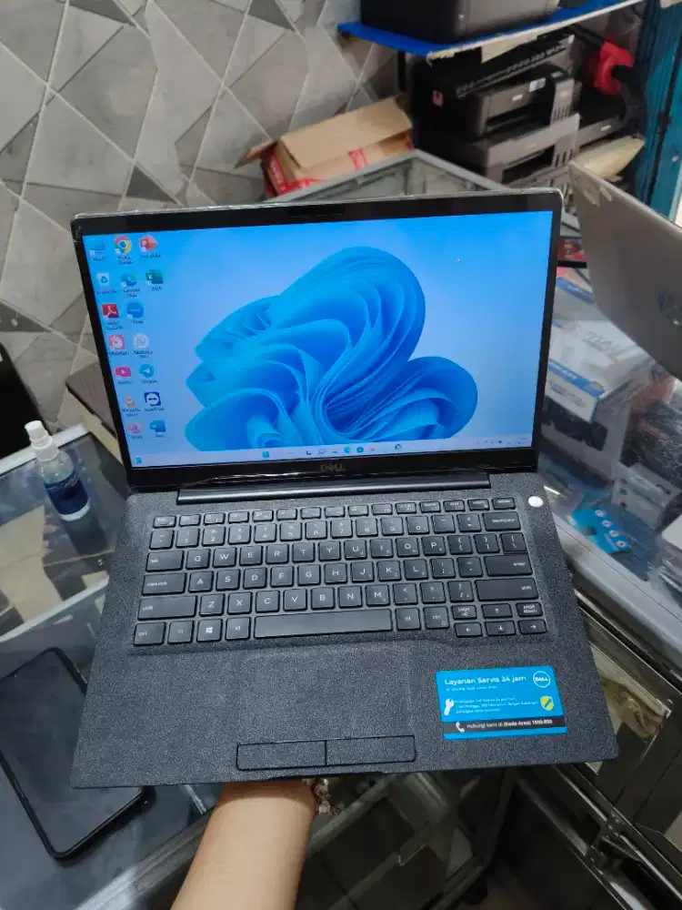 Dell 7300, core i7, RAM 16GB, coding, kerja kuliah ok bgt