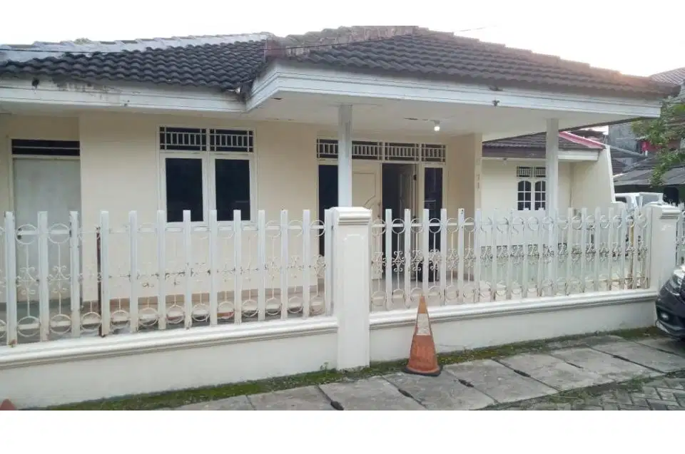 Dikontrakan  RUMAH  BESAR BULANAN BISA Usaha PINANG GRIYA Cipondoh