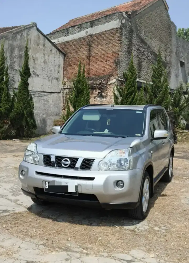 Nissan X-TRAIL 2010 AT Istimewa
