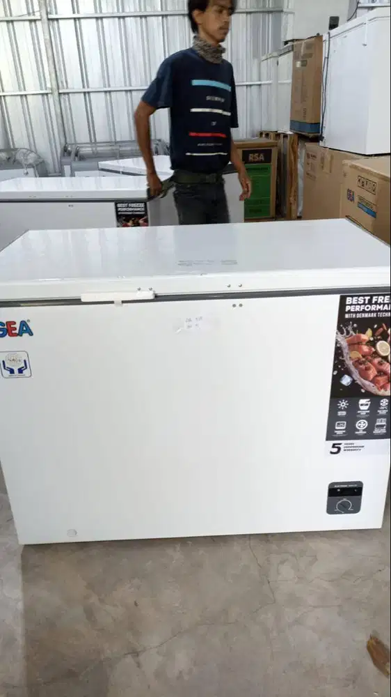 Promo Cuci Gudang GEA AB-318-R Chest Freezer Pendingin Frozen Food