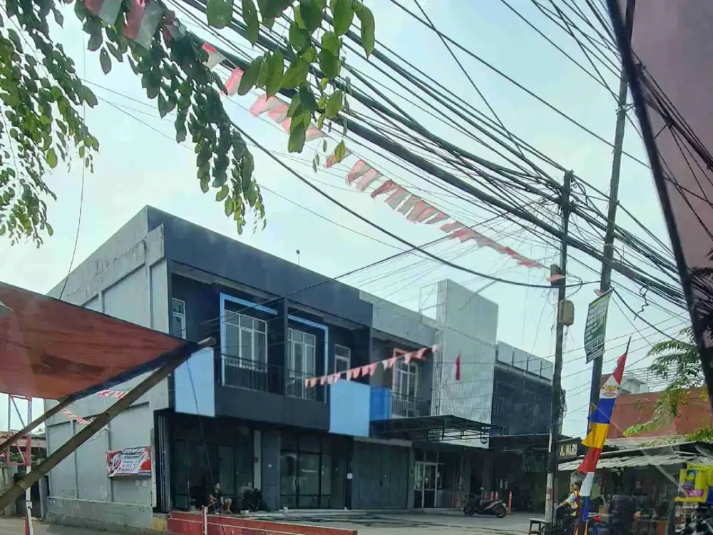Disewakan Ruko Gandeng 2 Lantai siap Pakai di Jalan Raya Pekayon, Bekasi