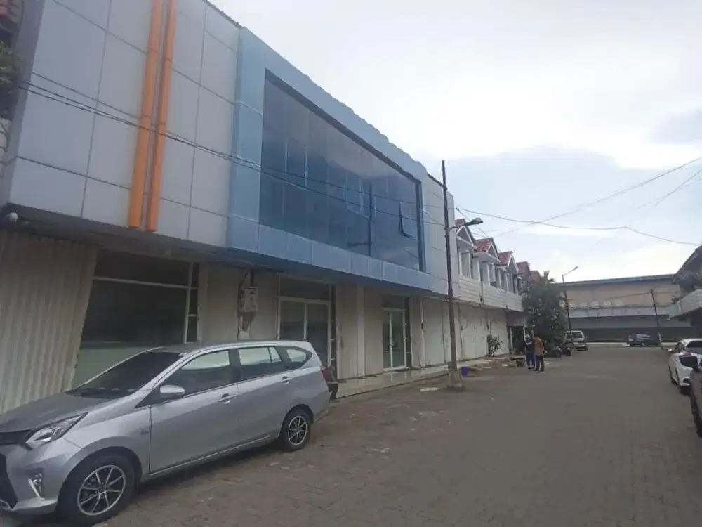 Jual Via Lelang 5 Unit Ruko Jejer di Pusat Kota Gresik Dekat Ramayana Mall