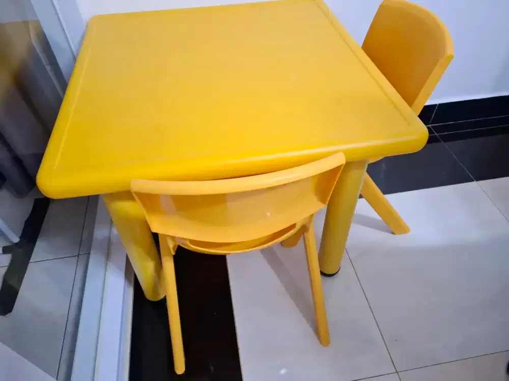 Meja Belajar Anak warna Kuning