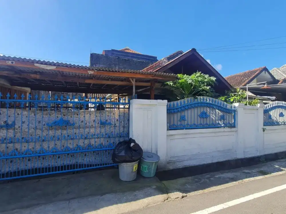 Rumah Lokasi Strategis 3 Kamar Tidur Dijual, di Taman Griya Jimbaran