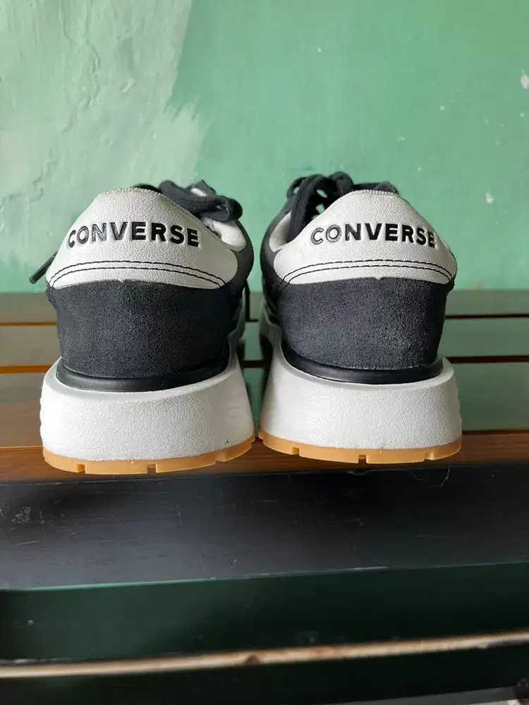Sepatu Omni Trainer