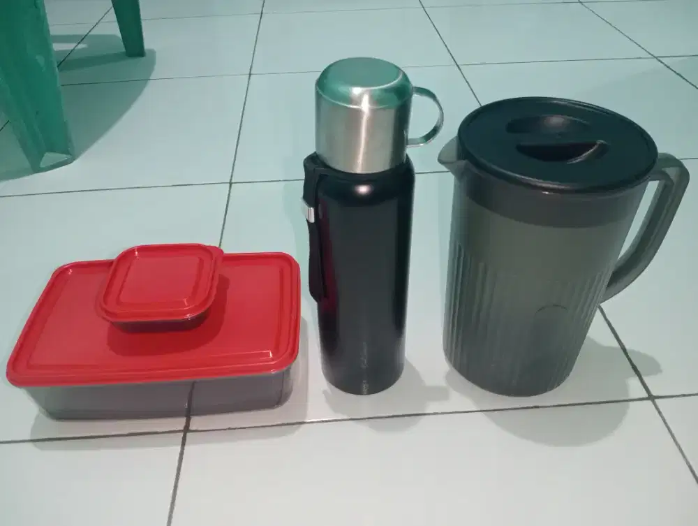 Tumbler 900ml , Teko 2L , & wadah ikan + sambal mini , semua 50k aja.