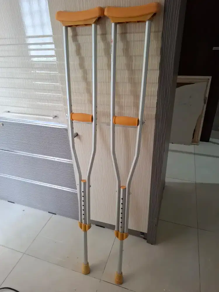 Tongkat Shima alat bantu jalan