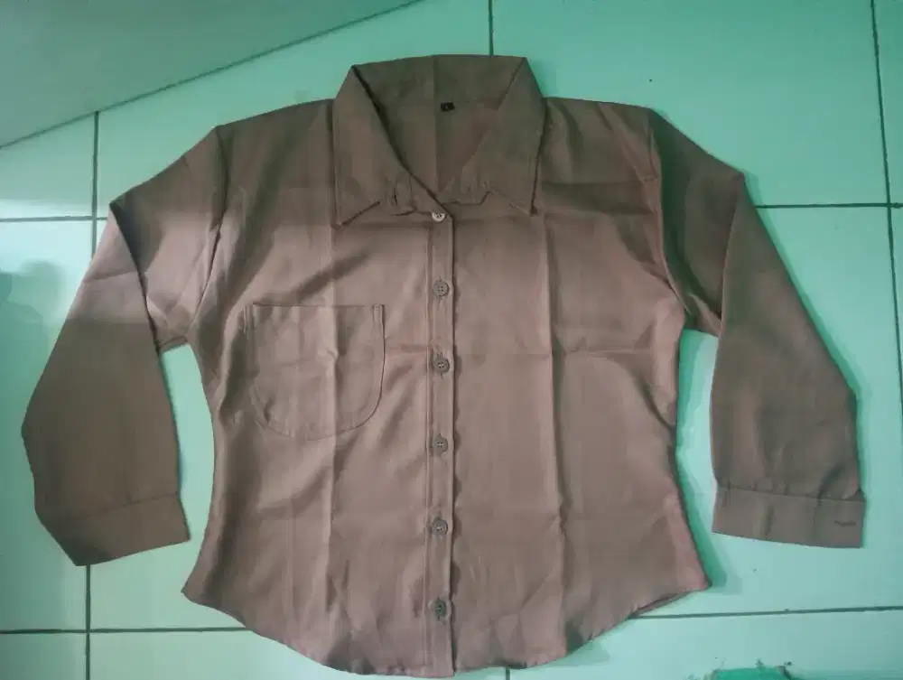 3 lembar kemeja wanita 50k aja.