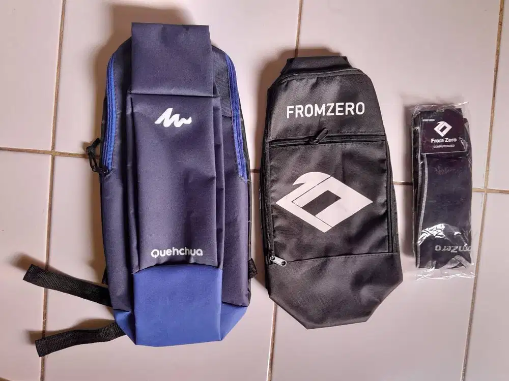 Tas sepatu sepak bola dan kaos kaki
