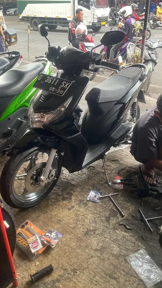 Beat Carbu 2011 Hitam Metalic
